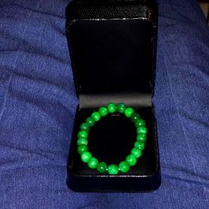 Jade stretch bracelet